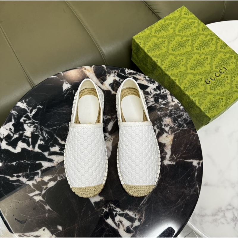 G*u*i casual shoes